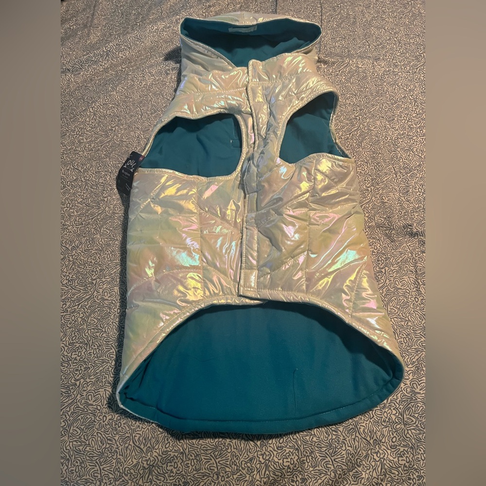 Youly XXL Iridescent Dog Vest NWT W leash pass thru Perfect design & reflective!